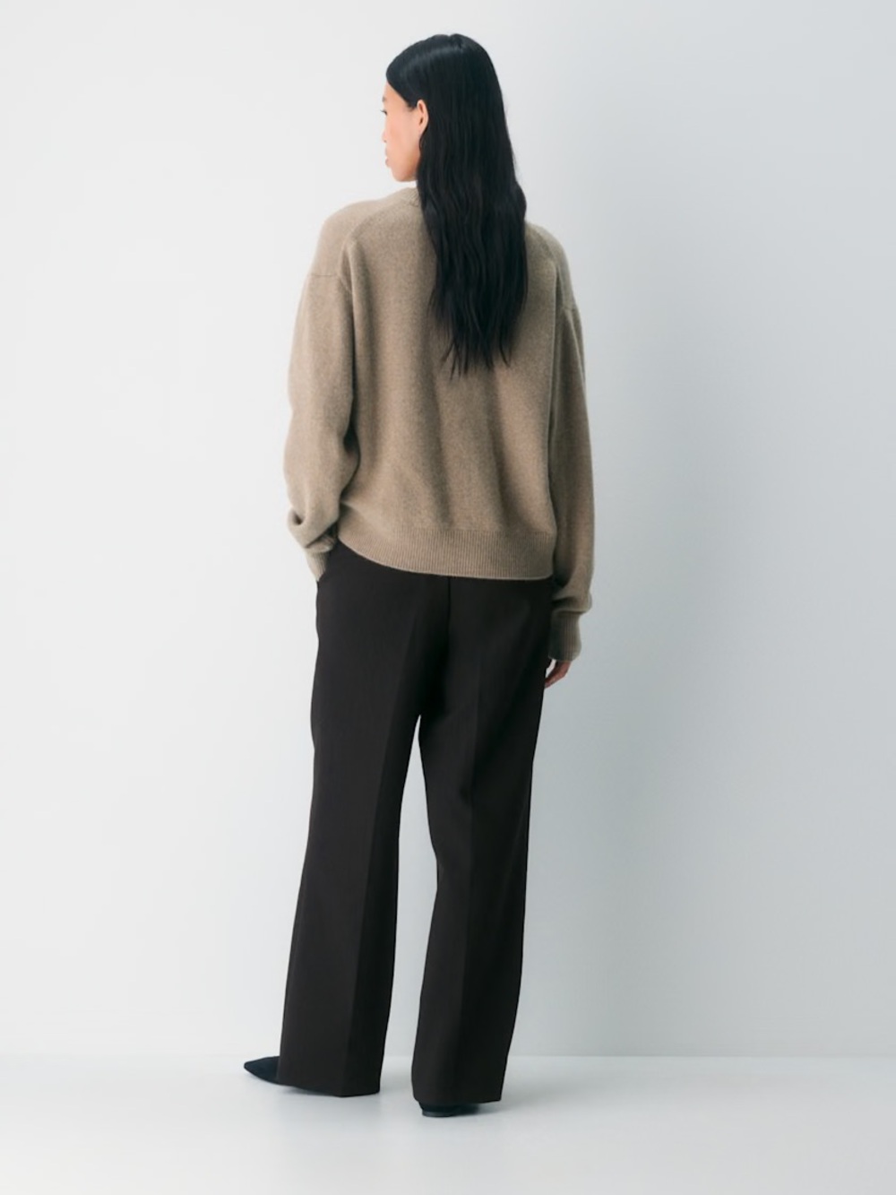 Aritzia Effortless Pants - Picture 3 of 6